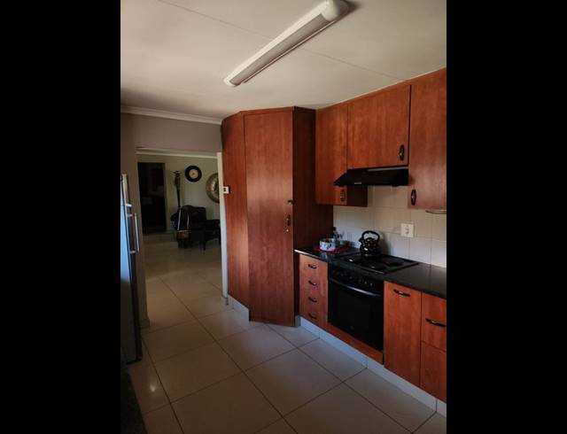 4 BEDROOM HOUSE FOR SALE IN BRENTHURST